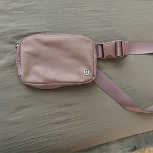 lululemon everywhere belt bag